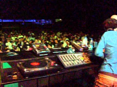 isy feat mc reysor live at cañaveral 2011 16julio