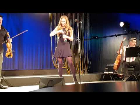 ZOË in Black Box Linz - C'est la vie