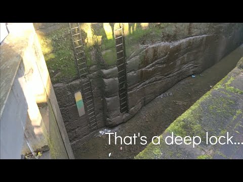 How deep is your Lock. Narrowboat  Cruise into Chester Basin.#284