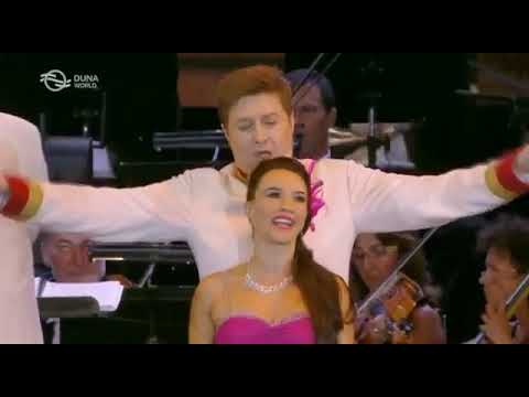 Dancs Annamari- Vadász Zsolt-Túl az Óperencián(Csárdáskirálynő)- Budavári Palotakoncert 2014