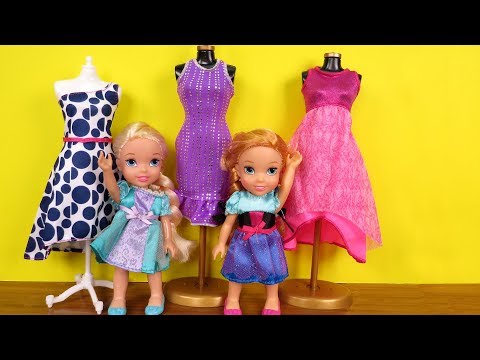 SHOPPING ! Elsa and Anna toddlers at Clothing Store - Dresses - Shoes - Purses