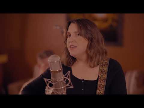 Caroline Spence - Scale These Walls (Live)