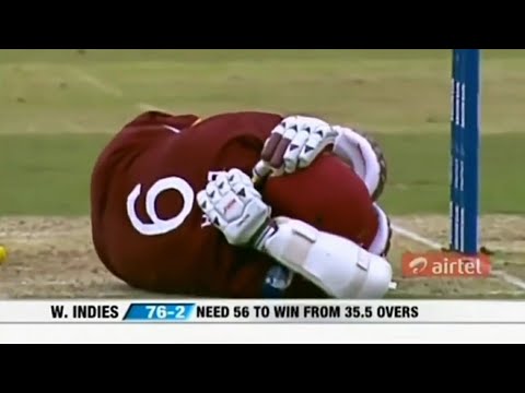 Shoaib Akhtar deadly bouncer to Brian lara on neck