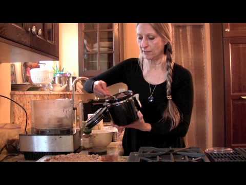 Brigitte Mars Raw, Vegan, Superfood Cinnamon Buns