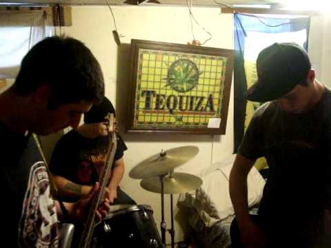 THE STONED AGE Playing Bro Hymn