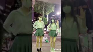 パンチラ制服JK可愛い YEAH～YEAH～