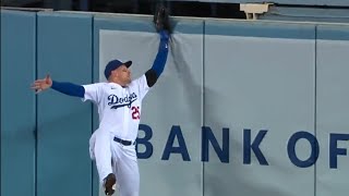AMAZING Trayce Thompson catch 8/19/22 Dodgers