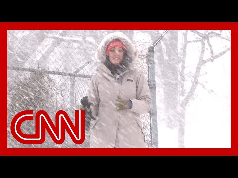 Bão tuyết có thể mang 10 inch tuyết xuống Đông Nam (Bomb cyclone could drop 10 inches of snow on Southeast)