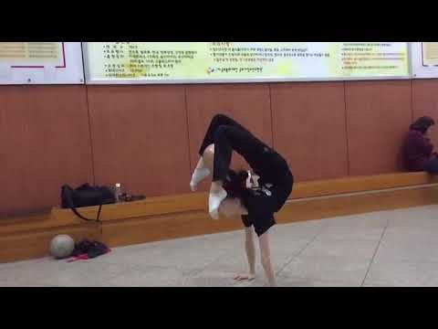 리듬체조 이예원 Korean rhythmic gymnastic player Lee yewon,challenge hard technique.주의 위험한동작이니 따라하지 마세요!