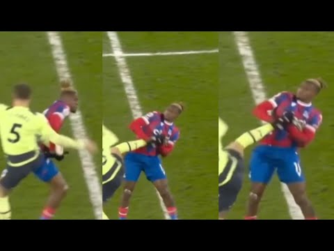😱😱 The moment Zaha gave Jone Stones the Ankle Lock