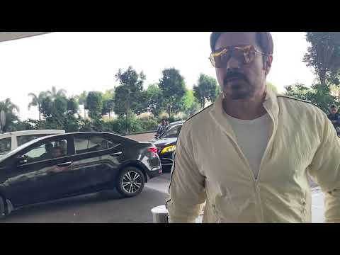 EMRAAN HASHMI SPOTTED AT AIRPORT
