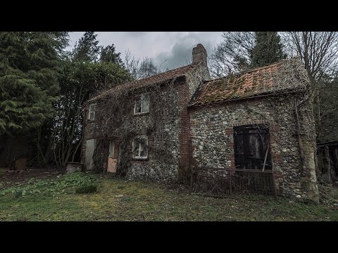 A Real Time Capsule - Abandoned House Left Untouched Since the 1960s