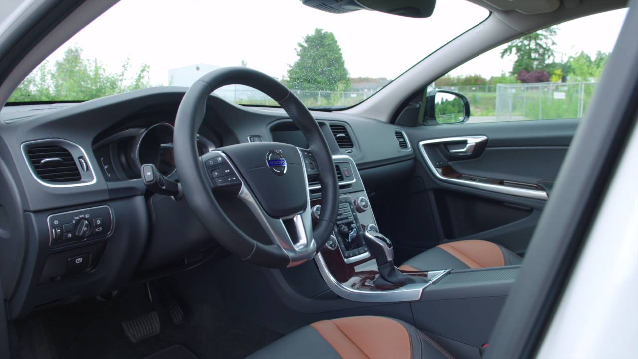 2016 Volvo V60 Cross Country Review - AutoNation