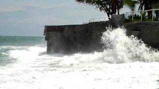 preview picture of video 'Crashing Waves, El Palmar'