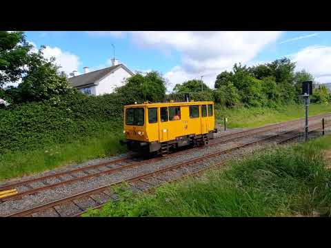 Morning Departure of the Íranrod Éireann Inspectors car.