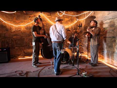 Hoots & Hellmouth - Apple Like a Wrecking Ball (Live from Rhythm & Roots 2010)