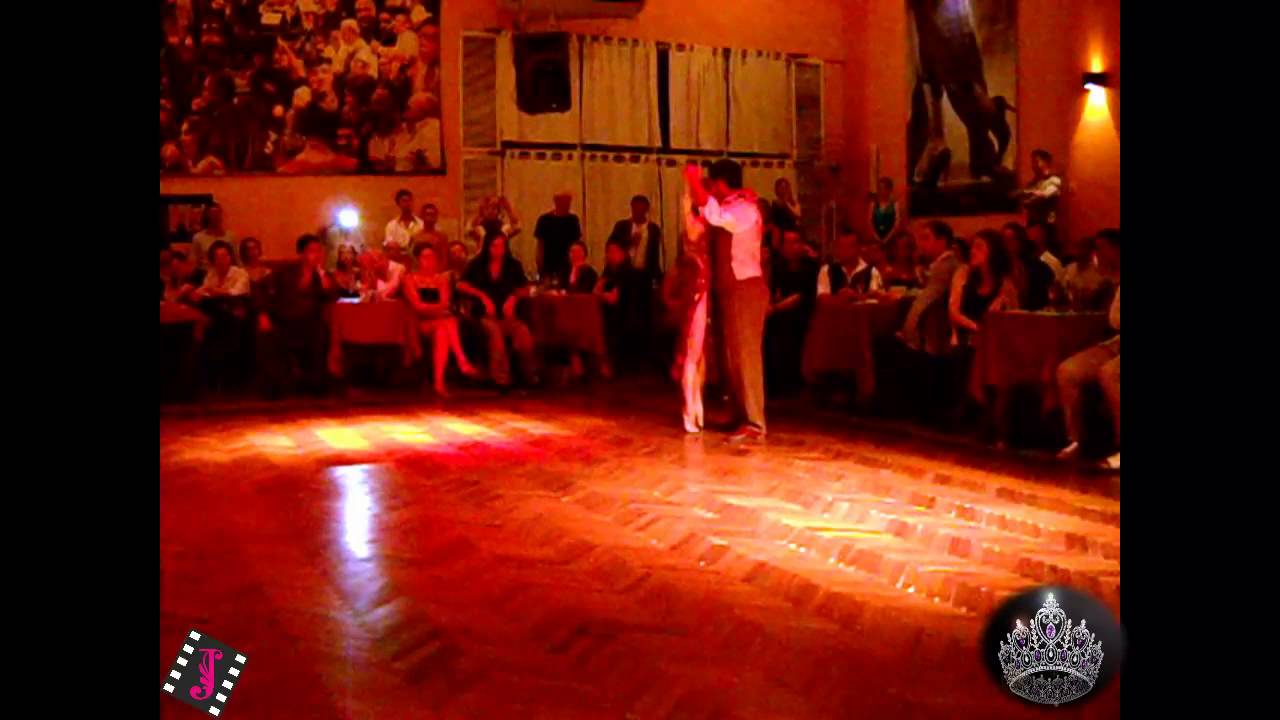 Video thumbnail for CAROLINA GIANNINI Y OCTAVIO FERNANDEZ (VIII POKER DE REINAS)