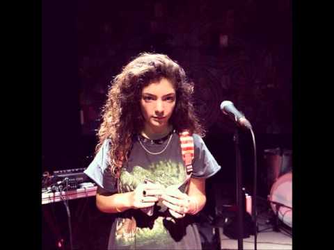 Lorde singing "Mama Do" live by Pixie Lott at 12 Years old (Radio NZ)