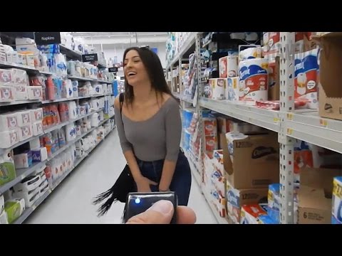Woman shows her panties by accident in public and it was very