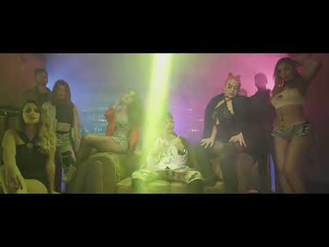 Pa tras de YOUNG CLASS