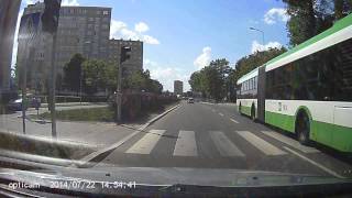 preview picture of video 'BKM Linia 8 Przejazd na czerwonym'