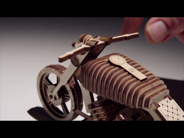 Vídeo relacionado con UGEARS maqueta Moto para Montar - Motocicleta Puzzle 3D Adultos - Modelo mecánico de Moto uniqo - maquetas Madera - Rompecabezas Madera 3D para Construir - Kits de construcción 3D (Motocicleta VM-02)