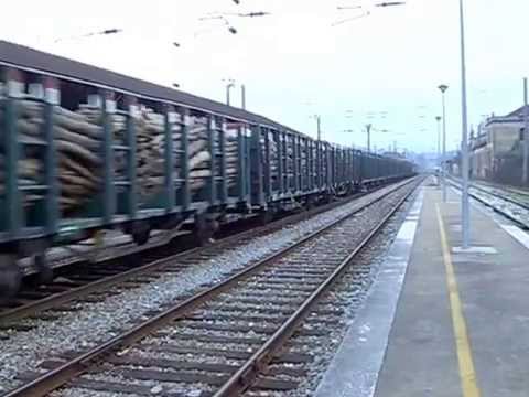 M 92236 Leixões-Louriçal {madeira} a reboque das LE 2612 e 2611 (Pampilhosa - 25.11.10).AVI