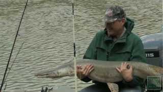 Fishing for Gargantuan Gar - Texas Parks and Wildlife [Official]