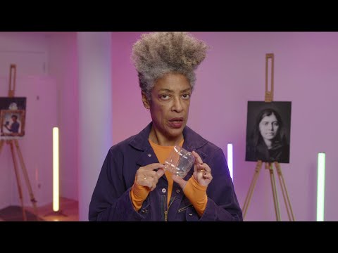 Artist demonstration: how to experiment with pose, props and expression