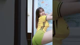 【TikTok】　《ショート》セクシーな縦動画：น้อง