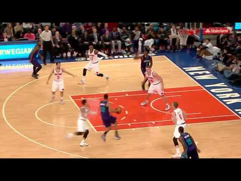 Brian Roberts Pass to Bismack Biyombo Alley oop Hornets vs Knicks January 10, 2015 NBA