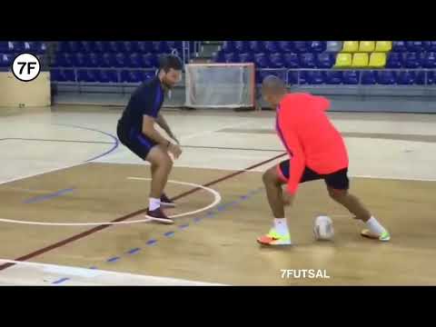 Ferrao Futsal How To Train Like a Pivot #soccer #futsal #football #footballshorts  #dribbling