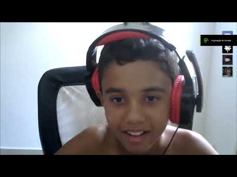 Rafa ouvindo dança default estourado