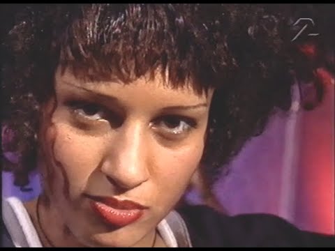 Addis Black Widow - Innocent (Nöjesrevyn 1995)