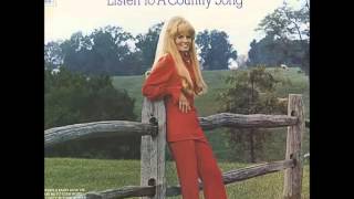 Lynn Anderson -- Listen To A Country Song