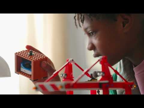 Конструктор LEGO City City Морська гавань з вантажним судном 1226 деталей (60422)