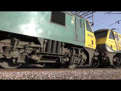 90046 & 90043 4S44 1213 Daventry to Coatbridge F L T at Heamies Farm.