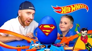 Hot Wheels Crash Challenge &amp; Justice League Play-Doh Surprise Egg Opening | KIDCITY