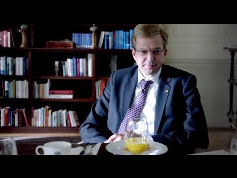 DER RÜCKTRITT - Filmausschnitt (Heile Welt, Die BILD stellt Fragen, Sat.1 TV-Event) // UFA FICTION