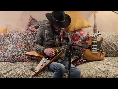 Gus’s Fake Strat and Gibson Blues 