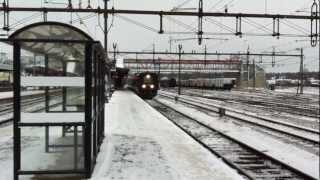 preview picture of video 'Öresundståg departing Alvesta station for Malmö and Copenhagen.'