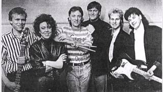 Round Corners - If The River Was Whisky (Divin&#39; Duck Blues) 1988