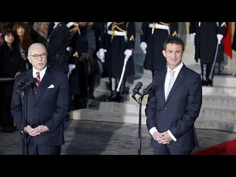 Bernard Cazeneuve becomes new French PM