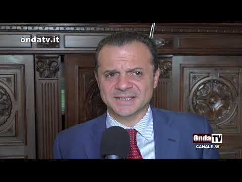 De Luca contro gli Agenti della polizia municipale senza patente di servizio a Messina