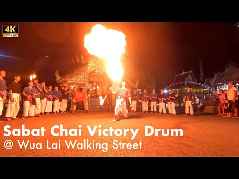 Rua pedonal Wua Lai - Wat Srisuphan - Tambor Sabat Chai || Passeio a pé por Chiang Mai [4K] 60 fps