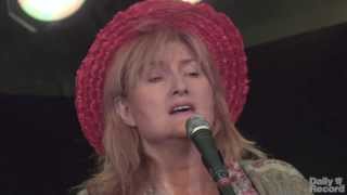 Eddi Reader - In Ma Ain Country - Daily Record Acoustic Sessions at The Glad Cafe