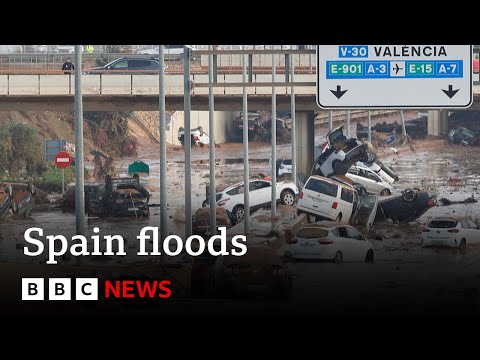Video | Spain floods: At least 95 dead as rescuers continue searching | BBC News