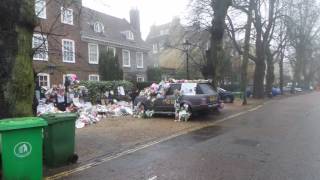 George Michael's home in Highgate tributes 07 01 2017 (2)