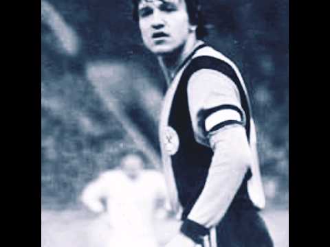 Mykhailo Sokolovskyi scores. Shakhtar Donetsk - Monaco. 2-1 September 19, 1979. Lokomotiv Stadium