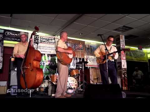 HD - 2013 Guitar Geek Festival - Ashley Kingman Live! - Mr Sandman w/ HQ Audio - 2013-01-26